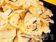 Рецепта Печени картофи на фурна овкусени със зехтин, розмарин и босилек